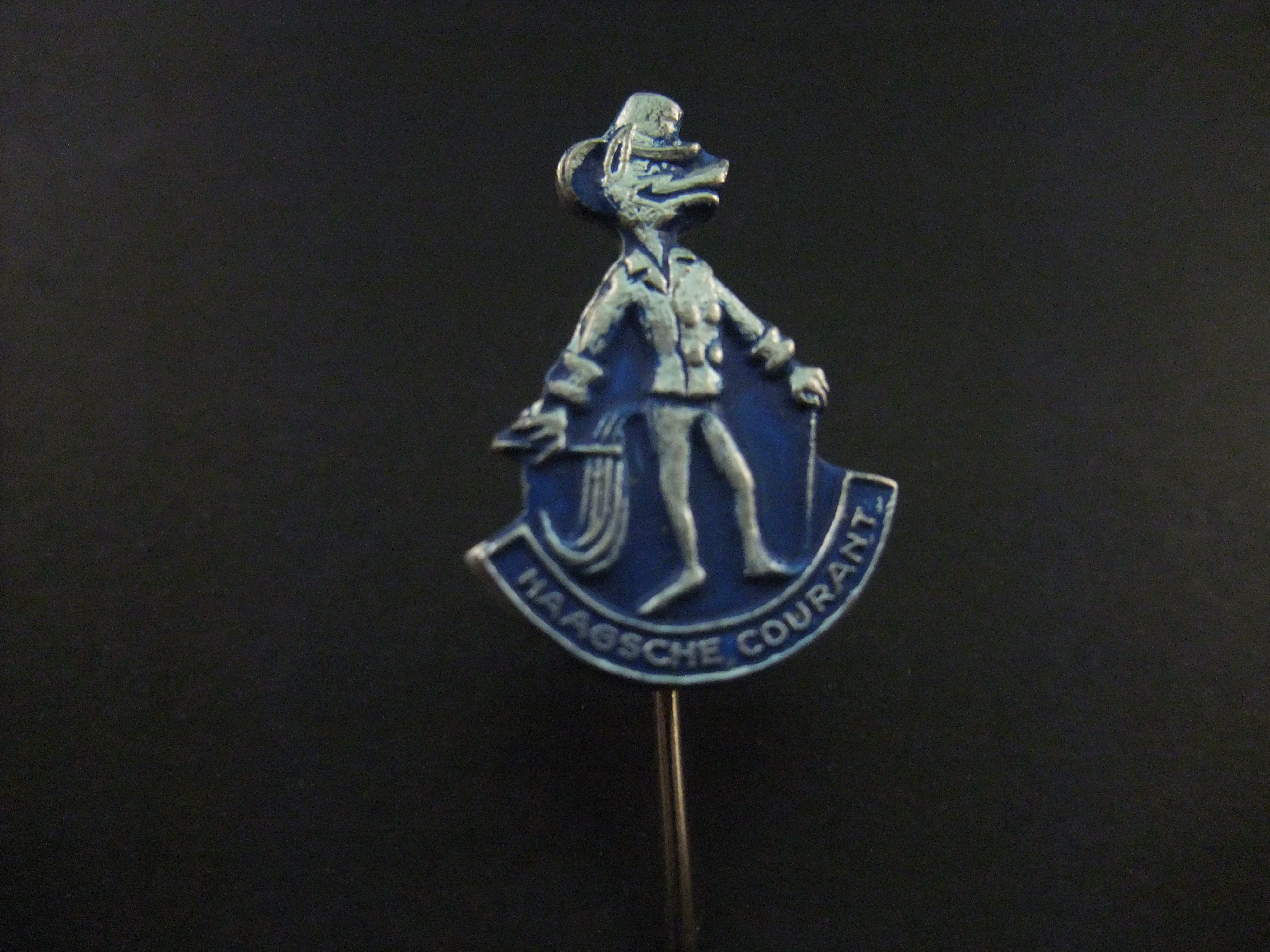 Haagsche Courant Joris Goedbloed,stripfiguur  Marten Toonder, blauw